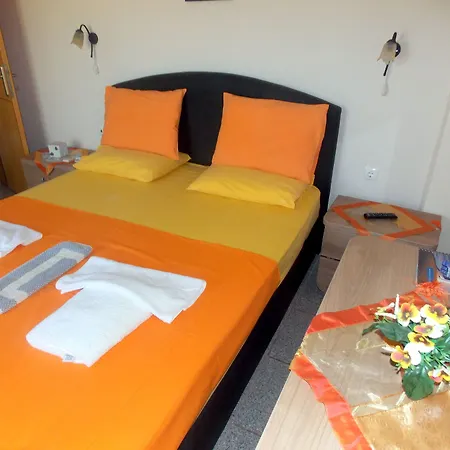 Nikos Apartment *