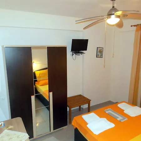 Apartment Nikos *