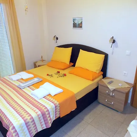 Nikos Apartament *